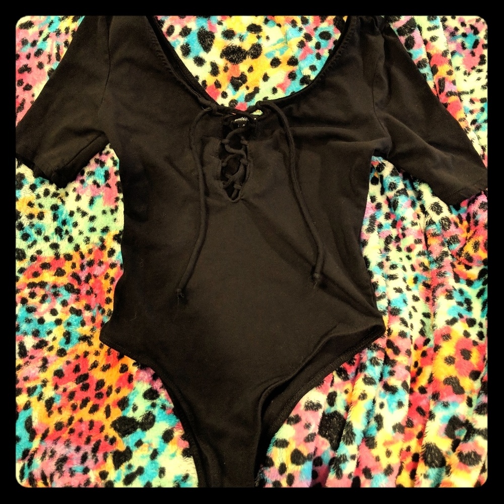 NWOT Off the Shoulder Half Sleeve Lace Up Bodysuit